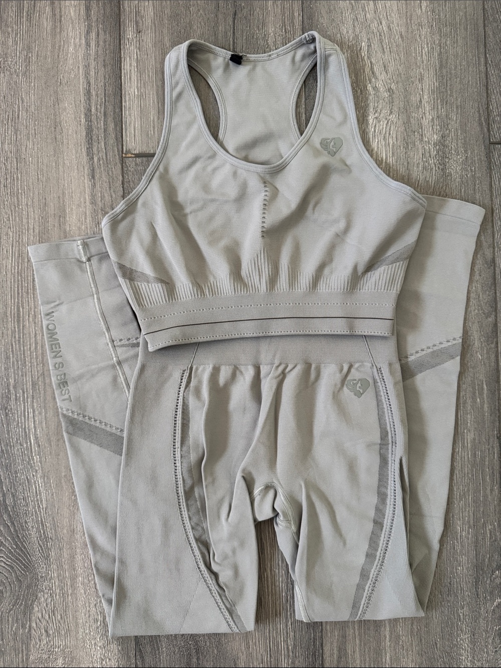 WOMENS BEST Seamless Light Gray Women's Workout Set - Sports Bra & Leggings